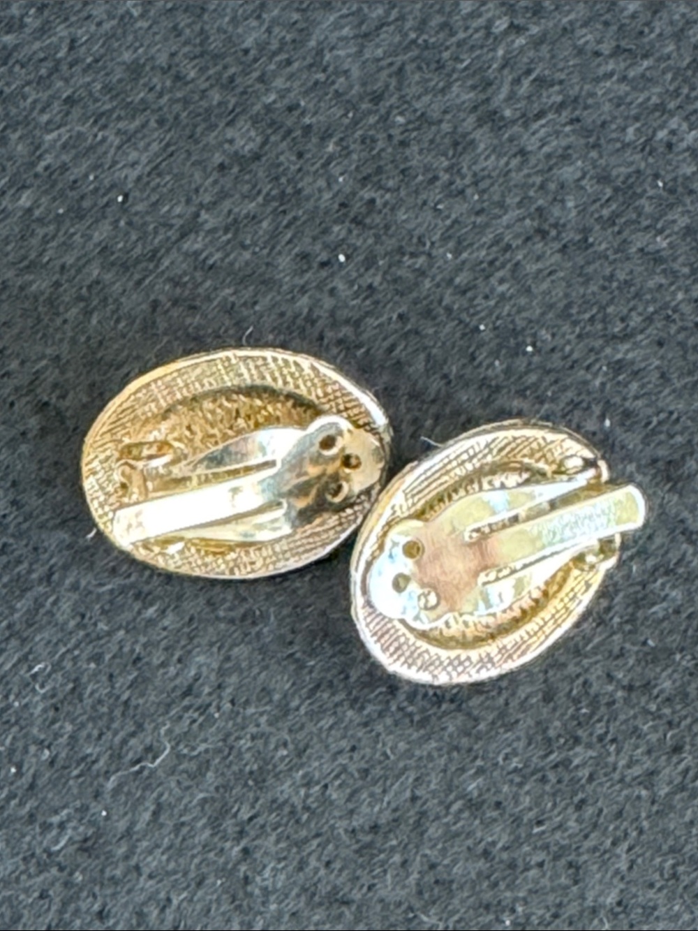 VTG Gold Tone Blue Cabochon Clip on Earrings - Picture 3 of 4
